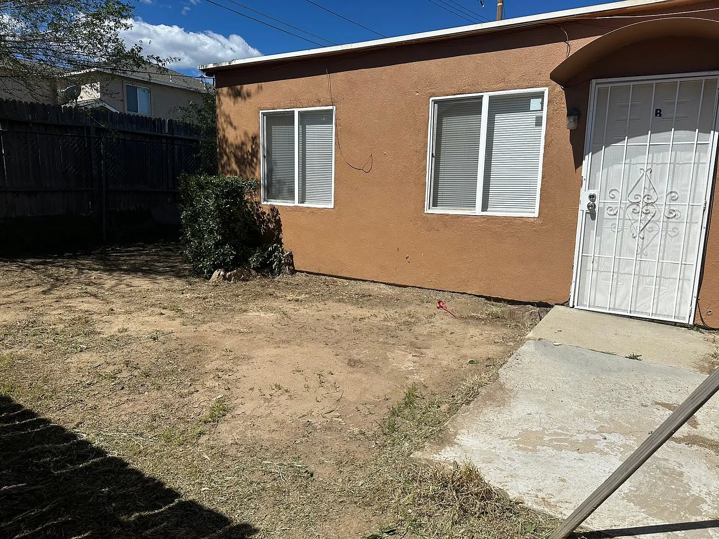 606 Linden Court — Photo 2