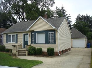 1116 McDonald Ave, Aurora, IL 60506