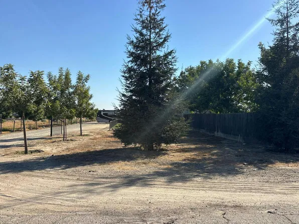 16515 E Nebraska Ave, Reedley, CA 93654