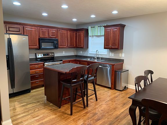 4th image of 706 Whitewood Ct