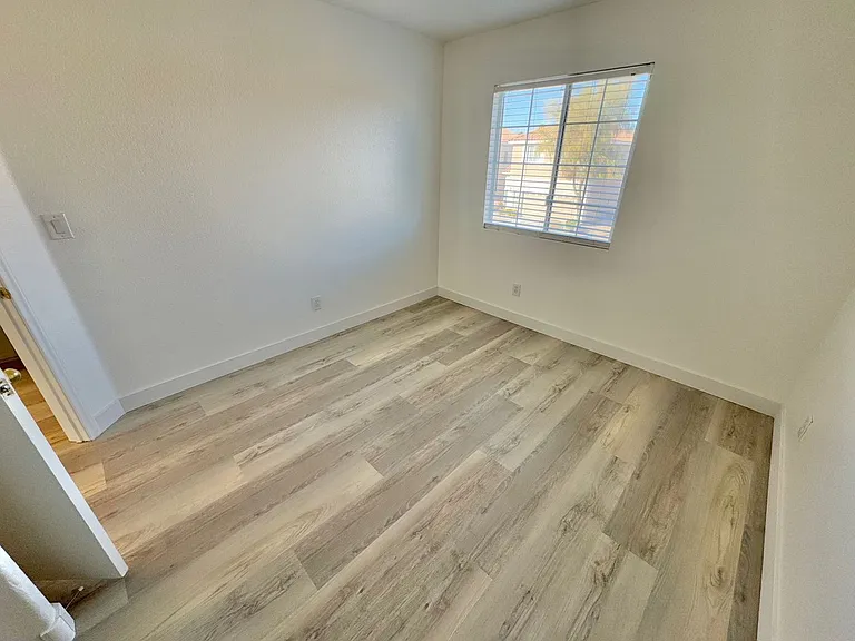 9511 Spring Blush Ave — Photo 12