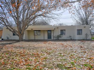 1121 Miller Rd, Los Lunas, NM 87031