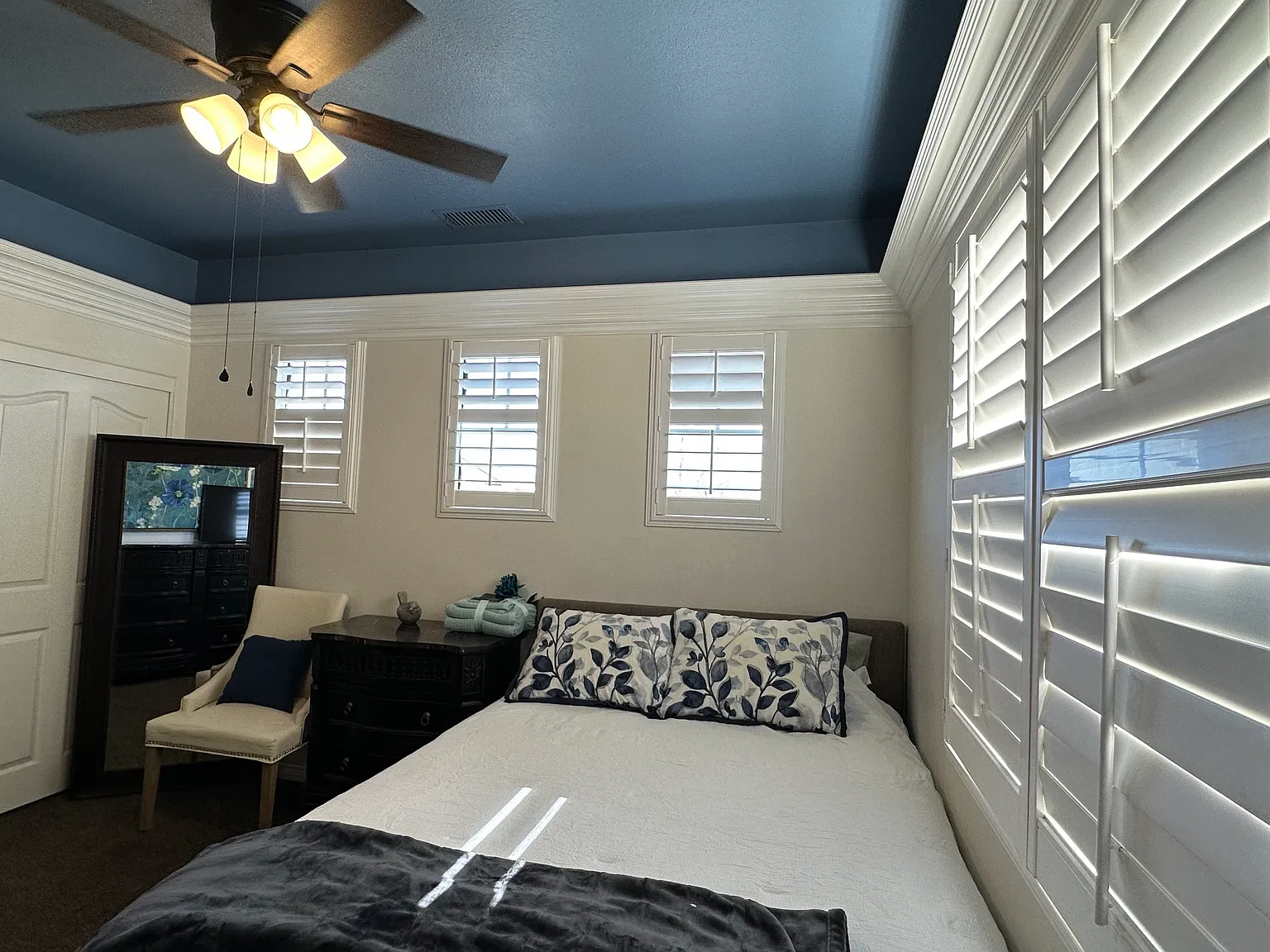 1305 Util Cir — Photo 1