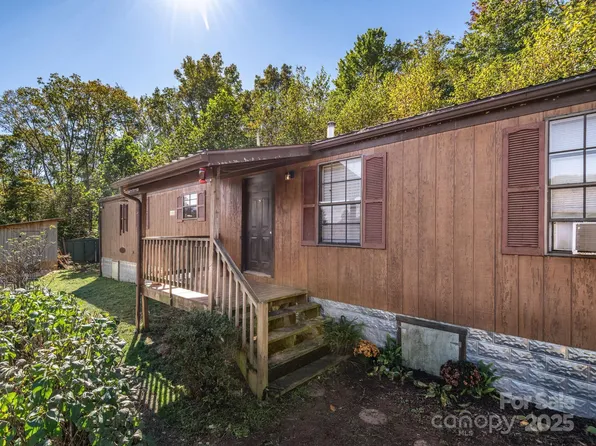 115 Mystery Ln, Burnsville, NC 28714