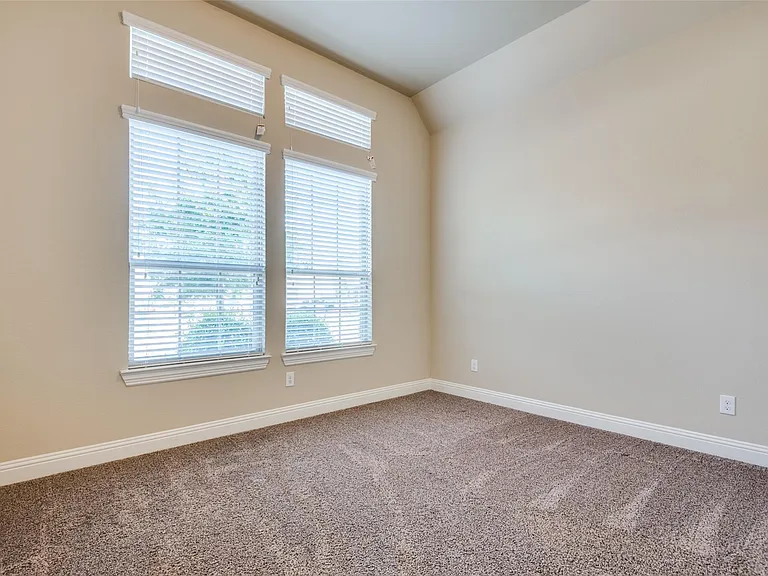 309 Harcourt Ave — Photo 21