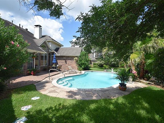 4th image of 1002 Hathorn Way Dr