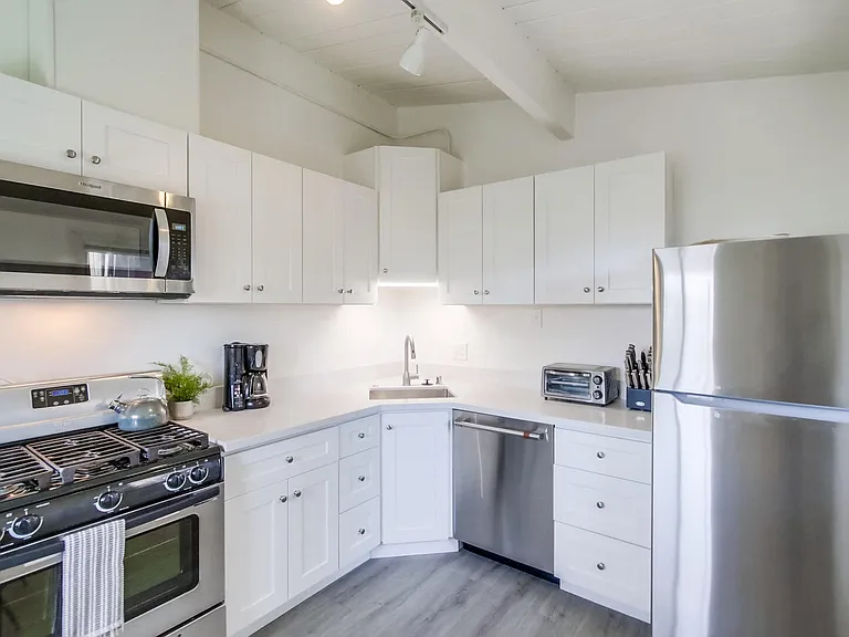 4114 Fond Du Lac Ave — Photo 8