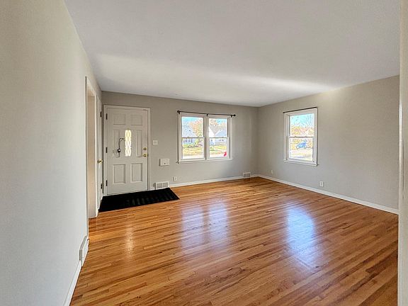 3rd image of 1138 Flandrau St