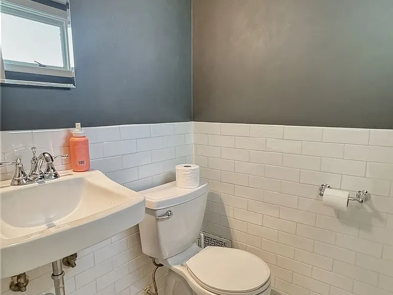 1353 Pinecrest Ave SE — Photo 15