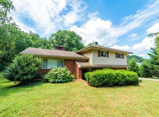 6936 Plantation Rd, Roanoke, VA 24019