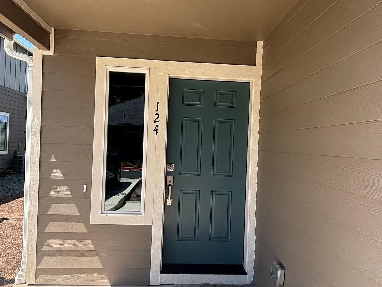 2 bed, 2.5 bath, 1330 sqft, $1,800 — Photo 2