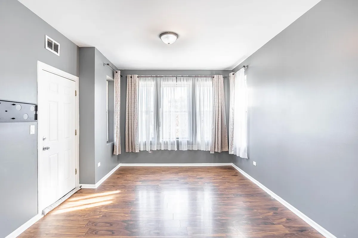 Building Photo - 6630 S Washtenaw Ave #2