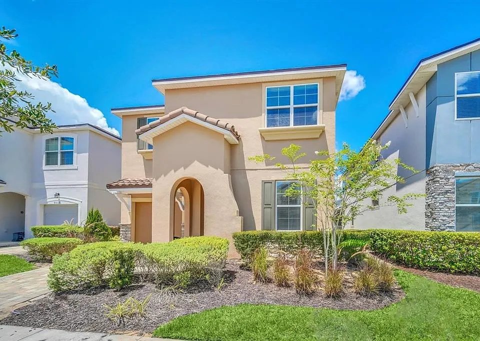 9009 Egret Mills Ter