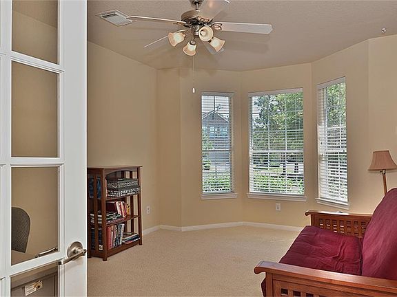 3rd image of 11 Hadlock Pl