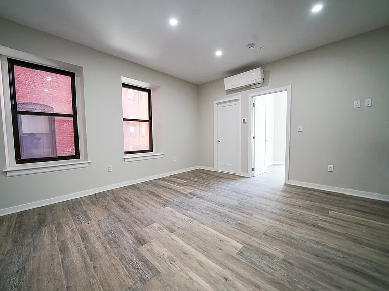10 Blackwood St #102 — Photo 3