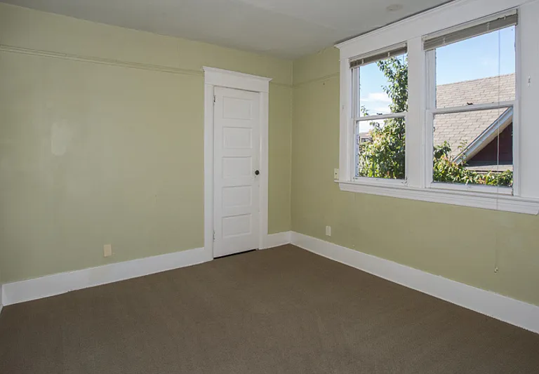 1618 E Mercer St #1/2 — Photo 8