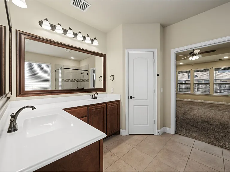 504 Ridgewater Trl — Photo 31