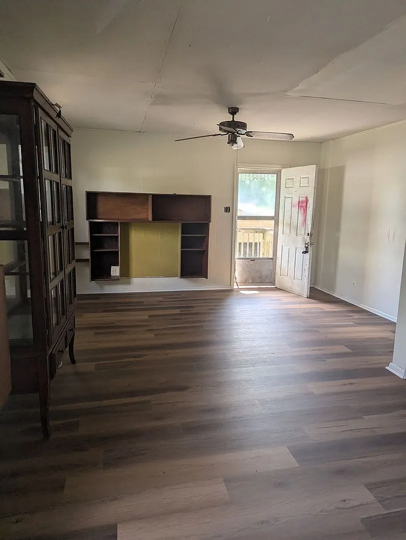 2 Bed 1 Bath House — Photo 4