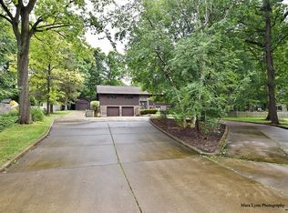 29W735 Valewood Rd, West Chicago, IL 60185
