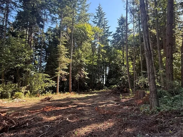 9998 NE Lofgren Road, Bainbridge Island, WA 98110