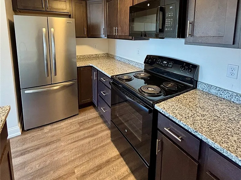 1347 Millersport Hwy #4 — Photo 2