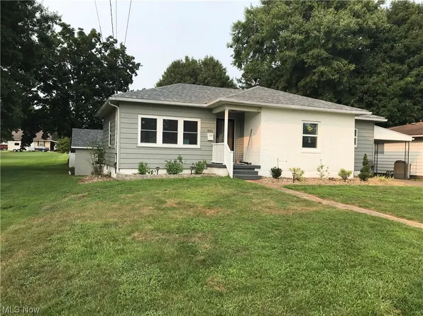 805 39th St, Vienna, WV 26105