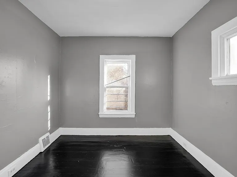 Unit Photo