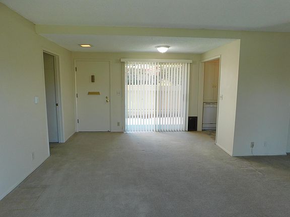 4th image of 345 Moreton Bay Ln Unit 3
