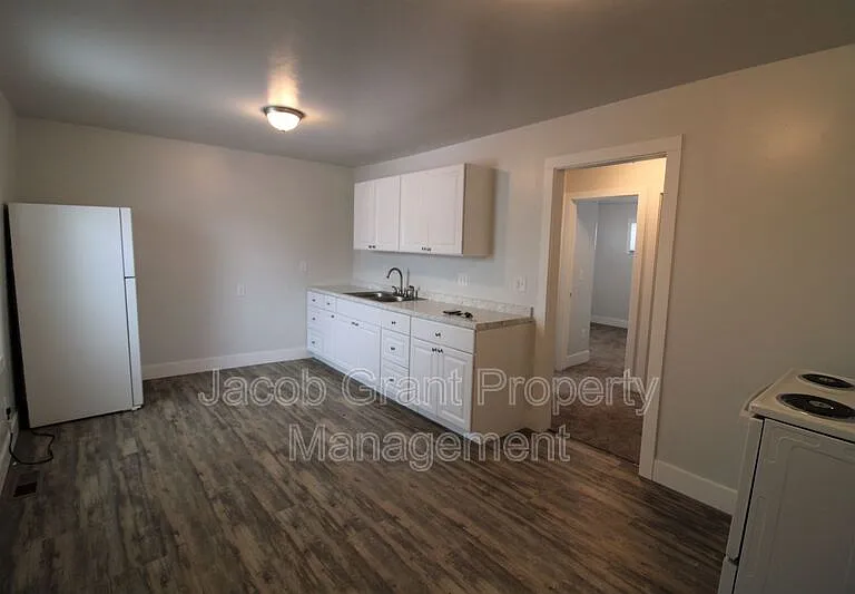 1310 Lake Ave — Photo 2