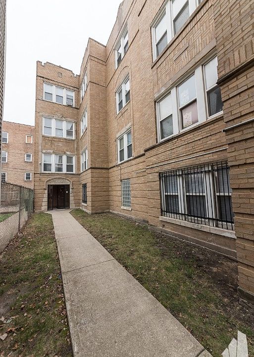 2nd image of 638 N Avers Ave APT 1E