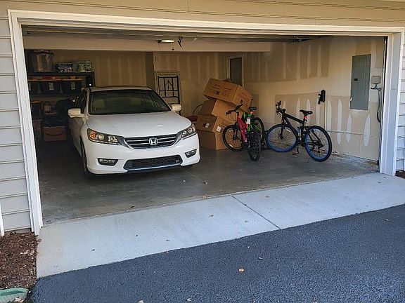 2nd image of 953 Hollymeade Cir