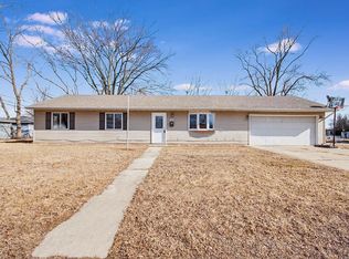 102 Notre Dame Ave, Joliet, IL 60436