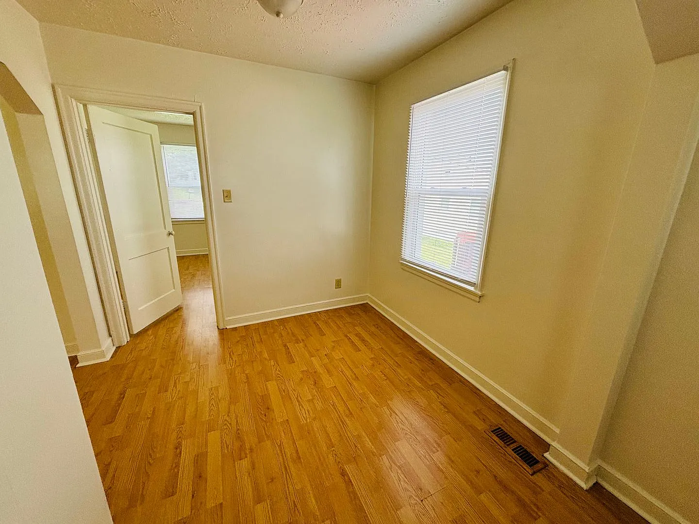 2 Bedroom, 1 Bath House — Photo 2