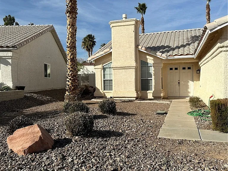 1736 Summerwood Cir — Photo 3