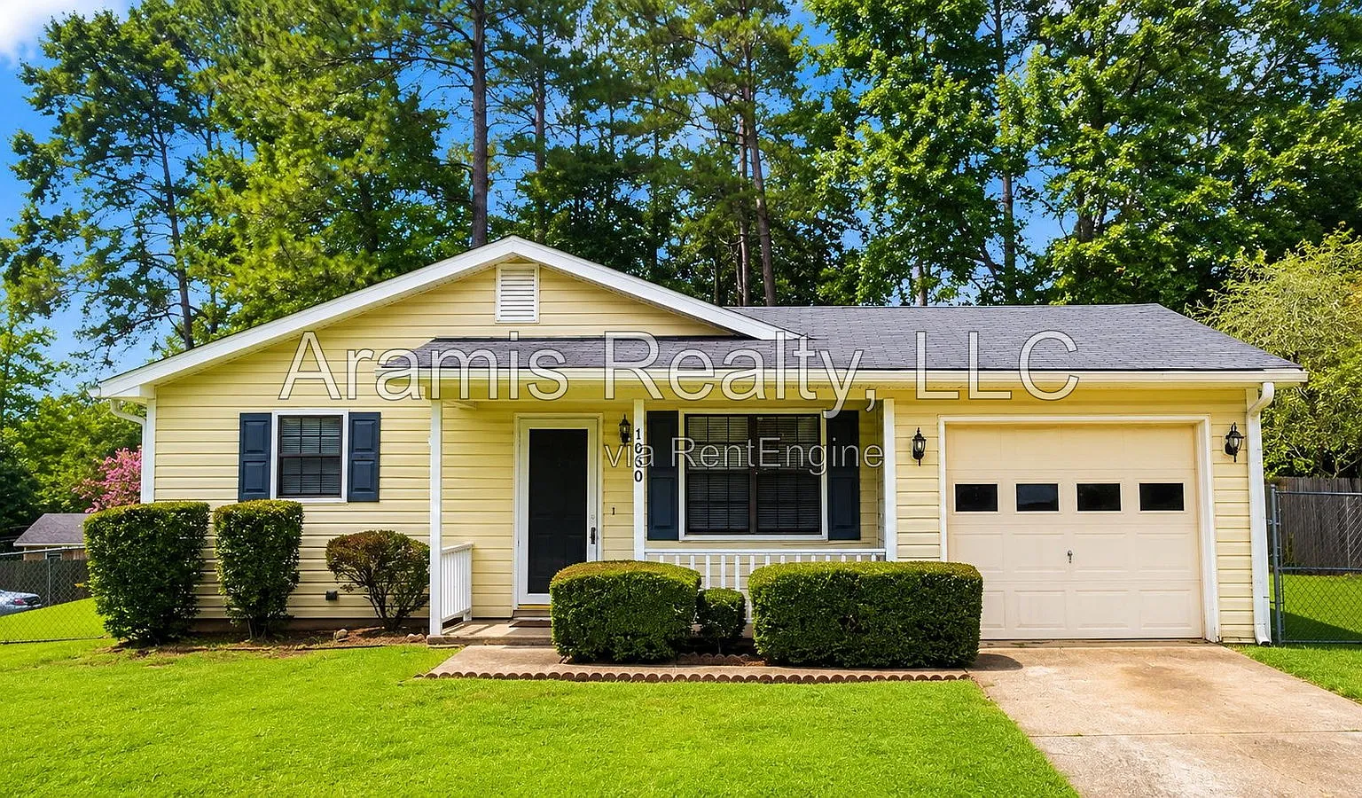 3 bed, 2.0 bath, 1120 sqft, $1,350 — Photo 1