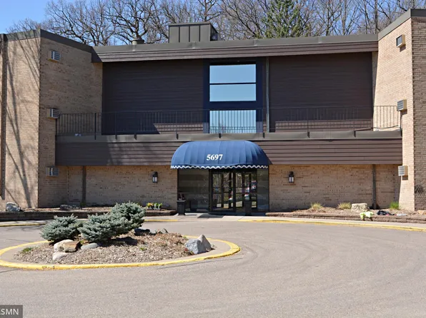 5697 Green Circle Dr APT 315, Minnetonka, MN 55343
