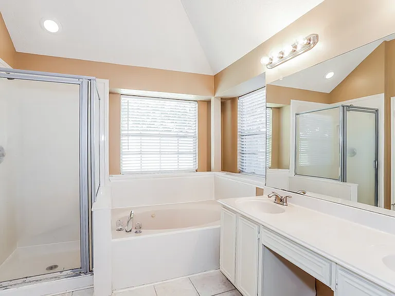 4910 Stone Harbor Dr — Photo 11