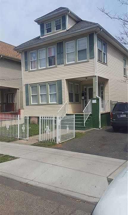2nd image of 75 Welton St
