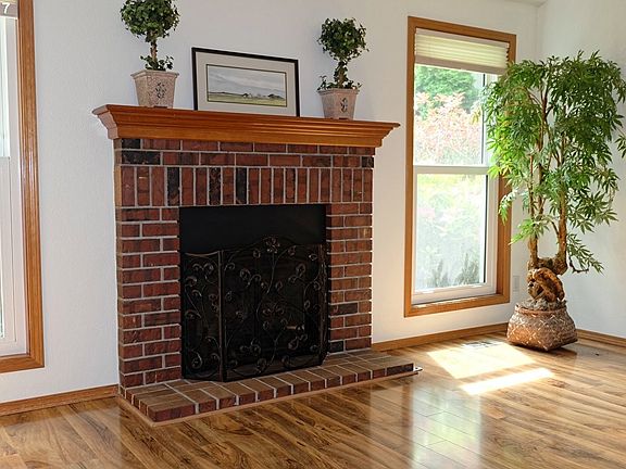 5th image of 1117 SE 54th Ave