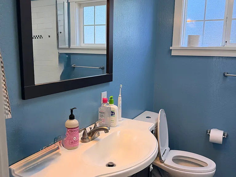 1394 Niagara Dr — Photo 8
