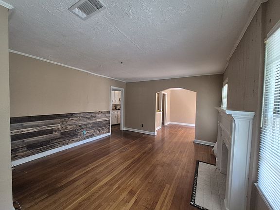 2nd image of 3507 N Wareingwood Dr