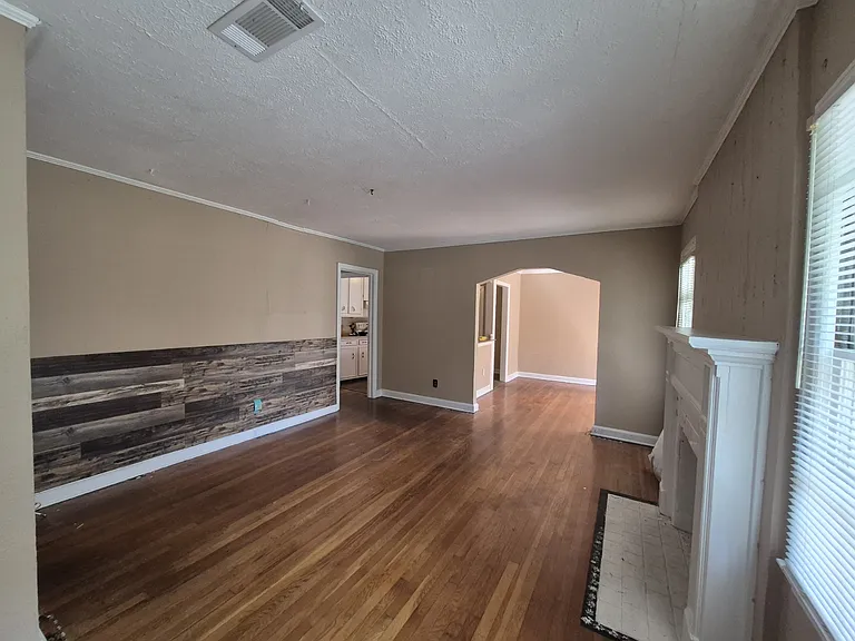3507 N Wareingwood Dr — Photo 2