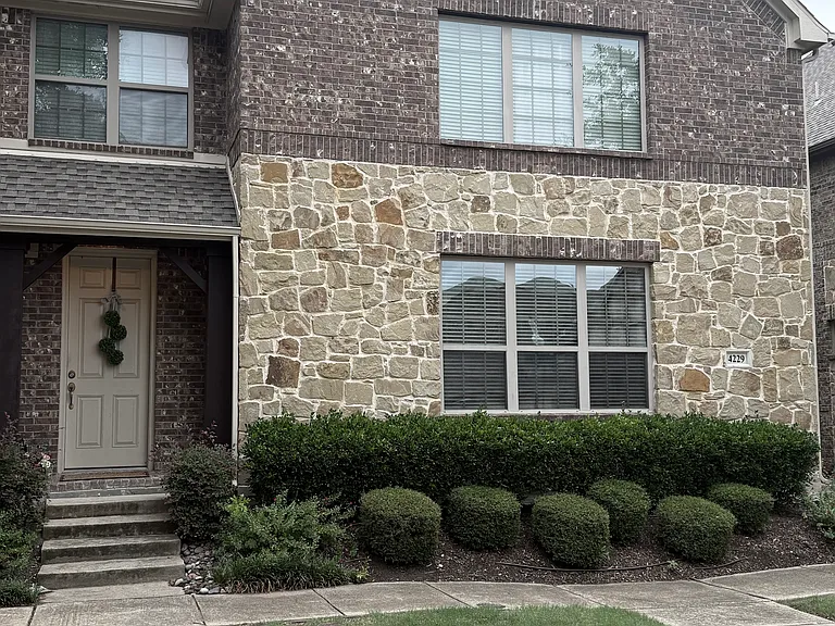 4225 Blackjack Oak Dr — Photo 2
