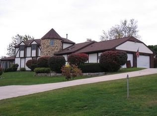 8400 Reforma Ct, Cedar Rapids, IA 52404