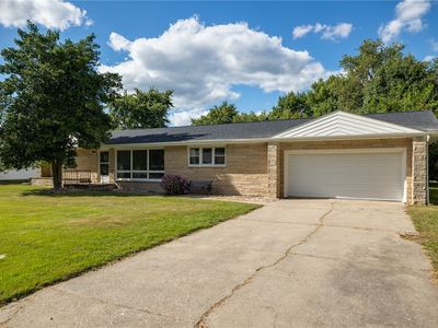 707 Meadows St, Altamont, IL, 62411