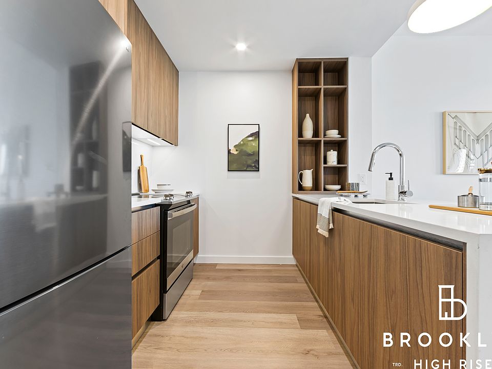 1st image of 50 E 10th St #504