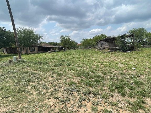 301 E Thompson St, Hebbronville, TX 78361 | MLS #403264 | Zillow