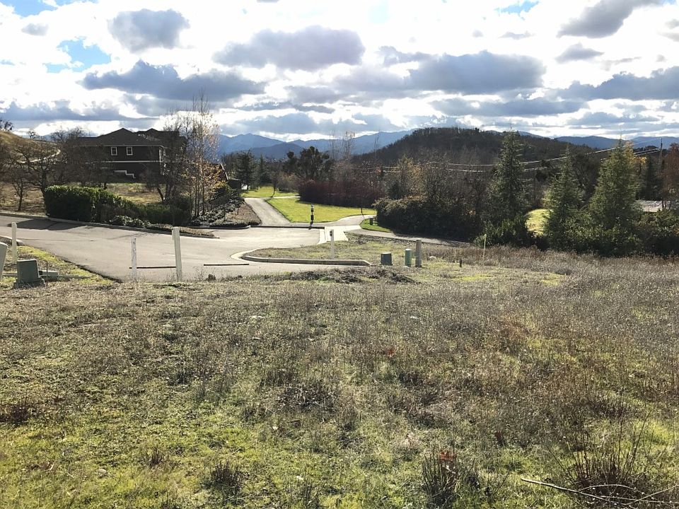 2nd image of 3600 Camina Dr