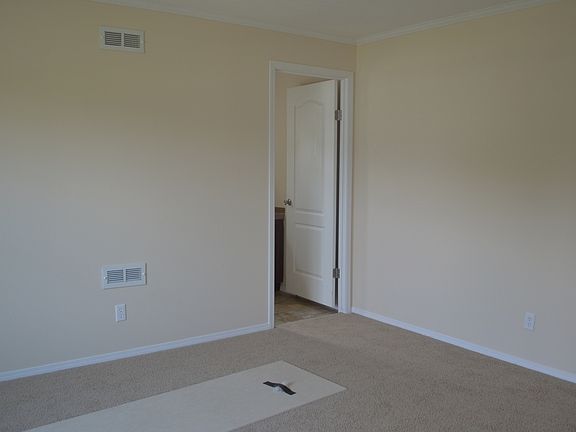 3rd image of 129 Highland Blvd