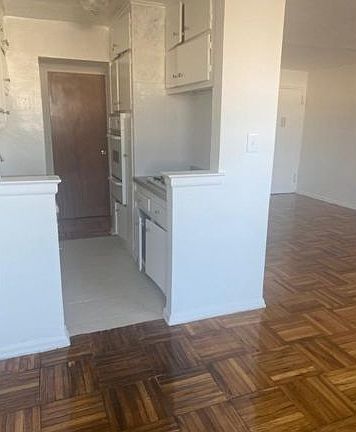 5th image of 275 Bay 37th St #1E